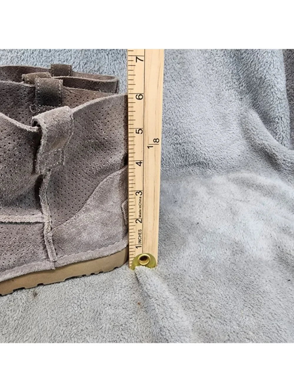 Ugg Shoes Womens Size 6 Gray Classic Unlined Mini Suede Perforated Boots *Read*